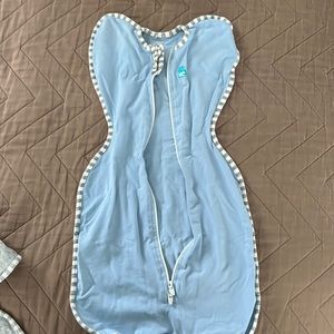 Love to dream baby swaddle 0-3 size small 8-13lbs 1.0 TOG